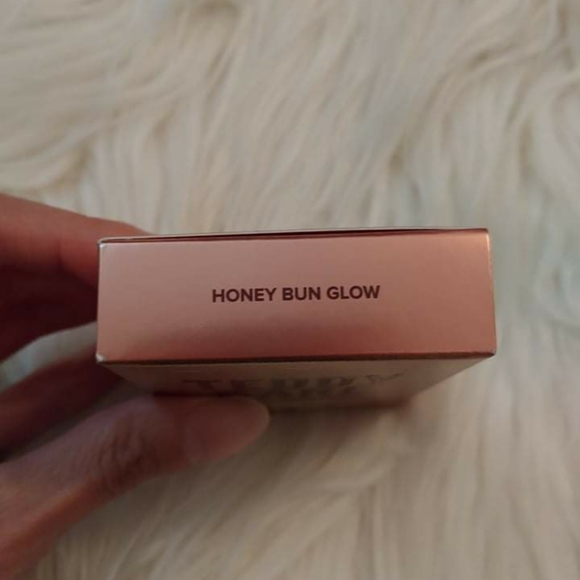 ๐ปNWT TOO FACED TEDDY BARE BRONZER HONEY BUN GLOW (LAST ONE AVALIABLE) - Picture 3 of 10